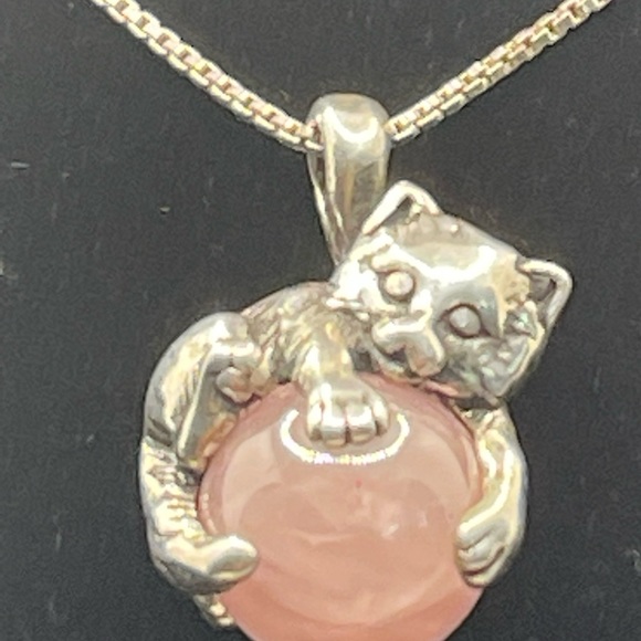 Jewelry - 🐻‍❄️🐻Necklace sterling silver chain with teddy bear--the ball is rose quartz